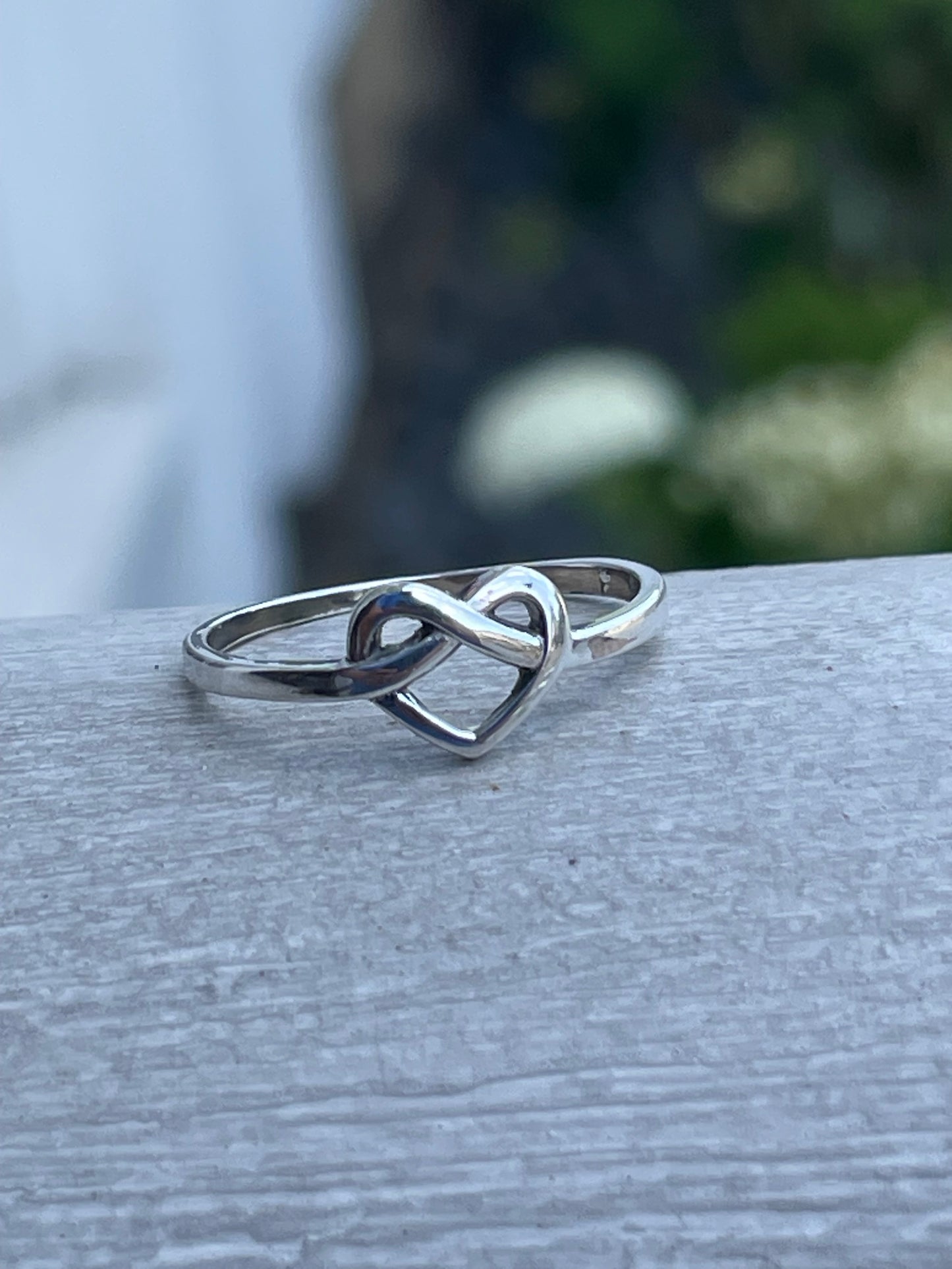 925 Sterling Silver Petite Love Knot Heart Ring Size 7