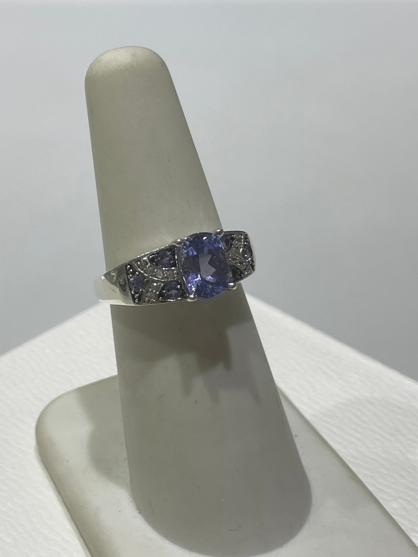 925 Sterling Silver Tanzanite Statement Ring Size 7