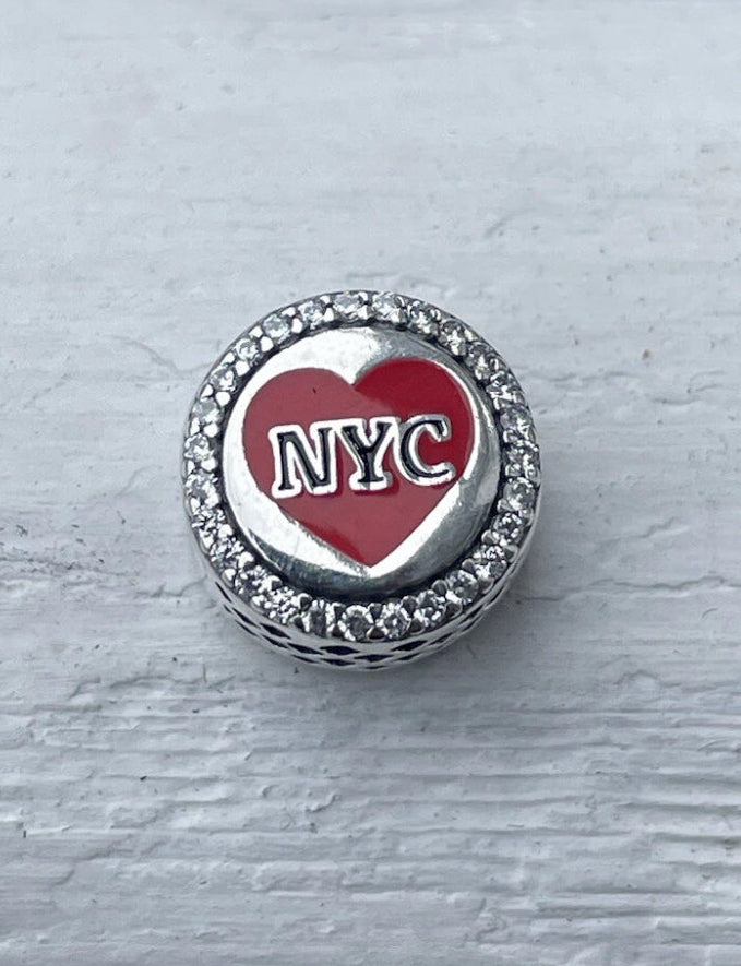 Pandora New York City
Exclusive Heart NYC Reversible Signet Travel Charm
