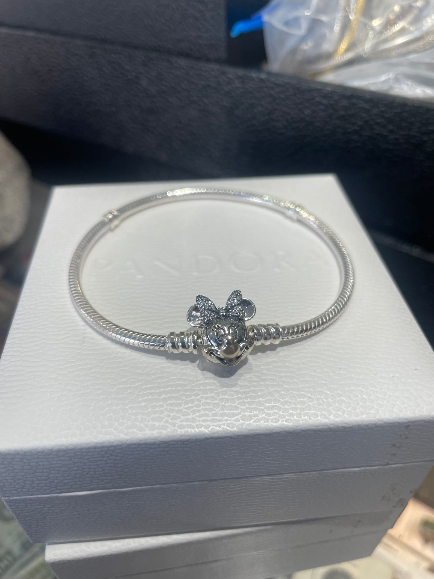 Pandora x Disney Sparkling Minnie Mouse Lock 7.9” Snake Bracelet ~ New in Box