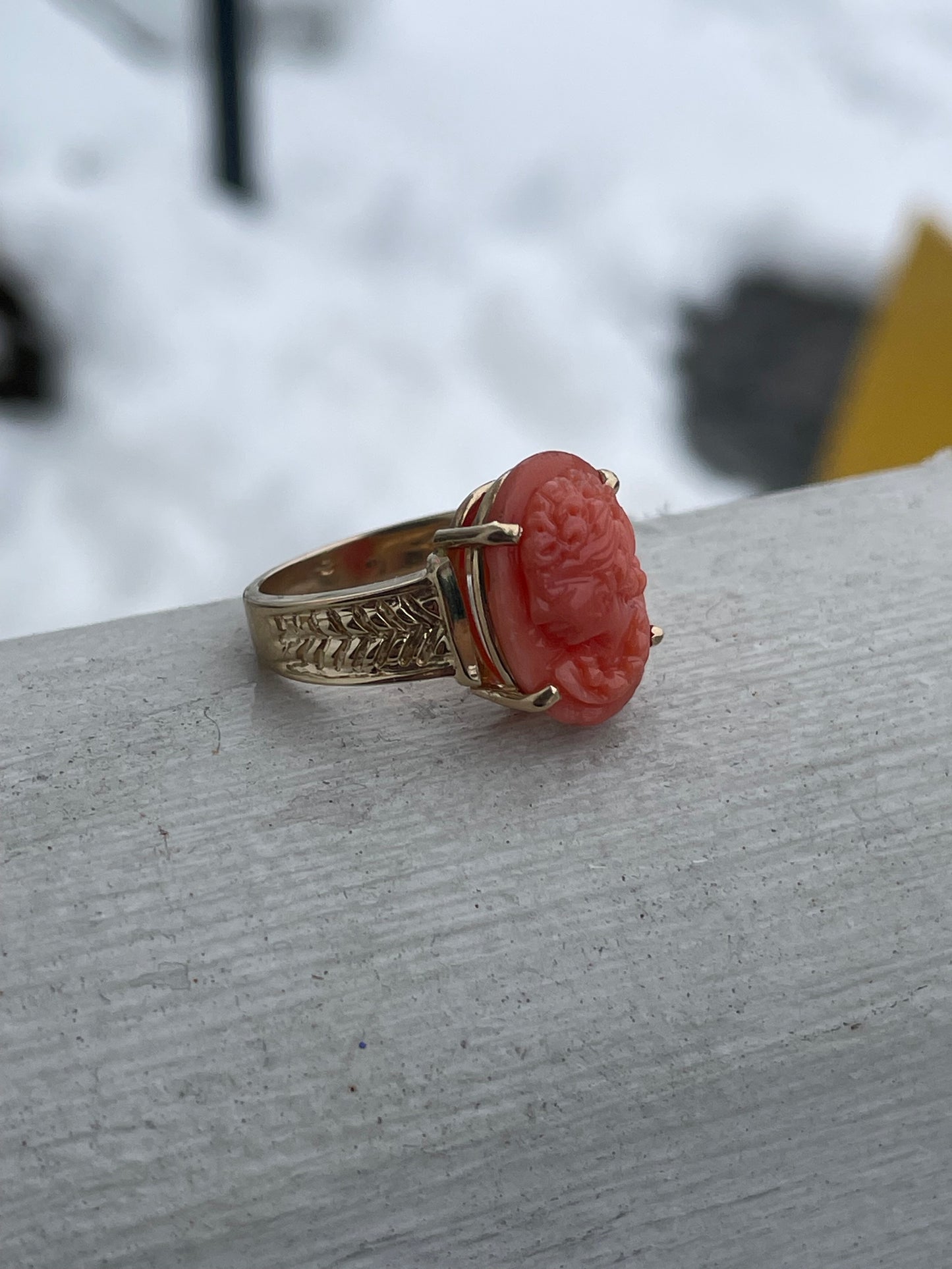 Solid 14k Gold Coral Cameo Ring Size 6.25