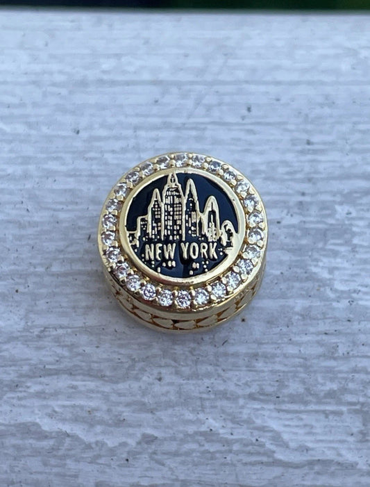 Pandora New York City Exclusive Shine Gold Signet Travel Charm