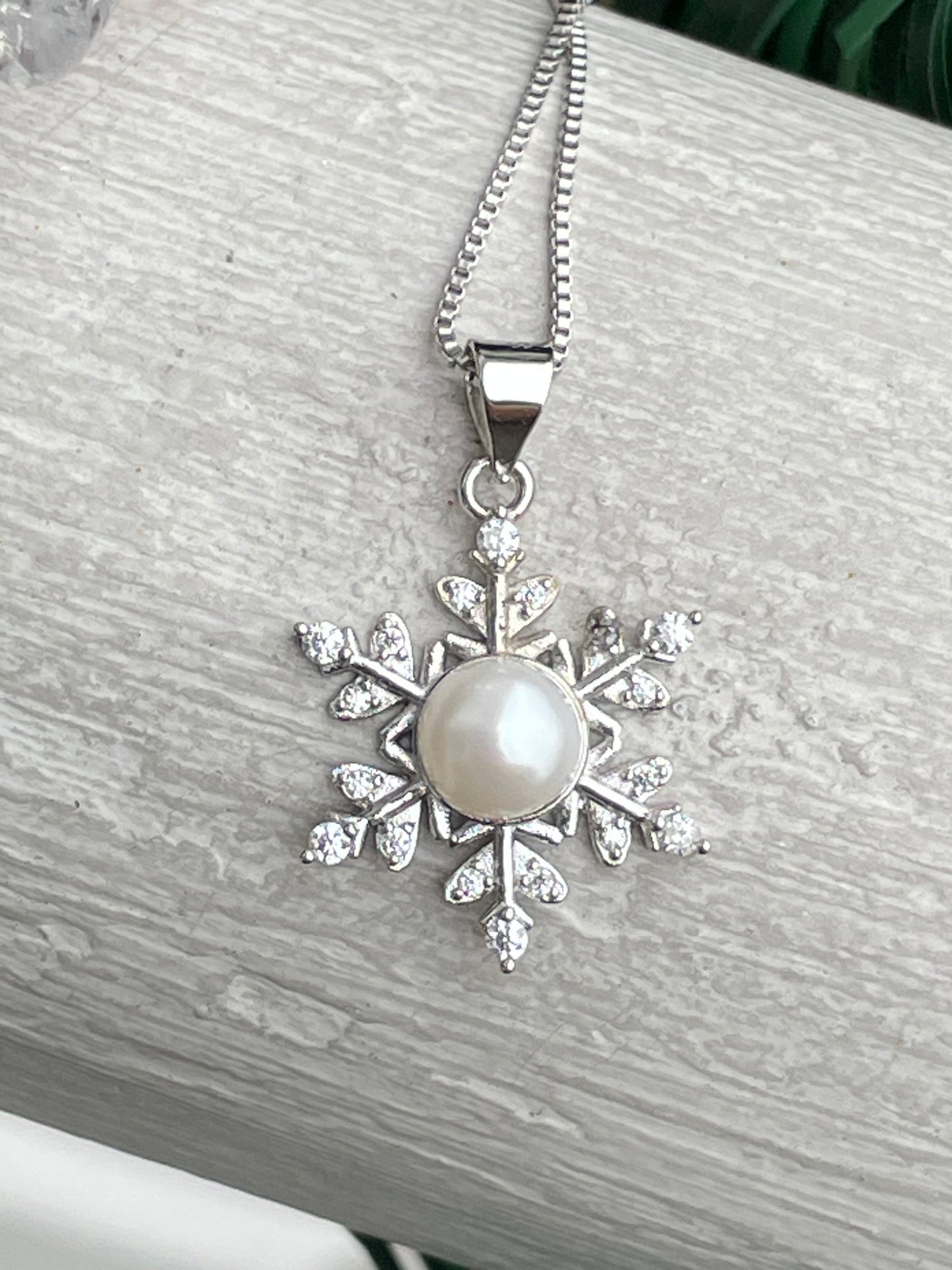 925 Sterling Silver Snowflake Cz & Pearl Snowflake Necklace