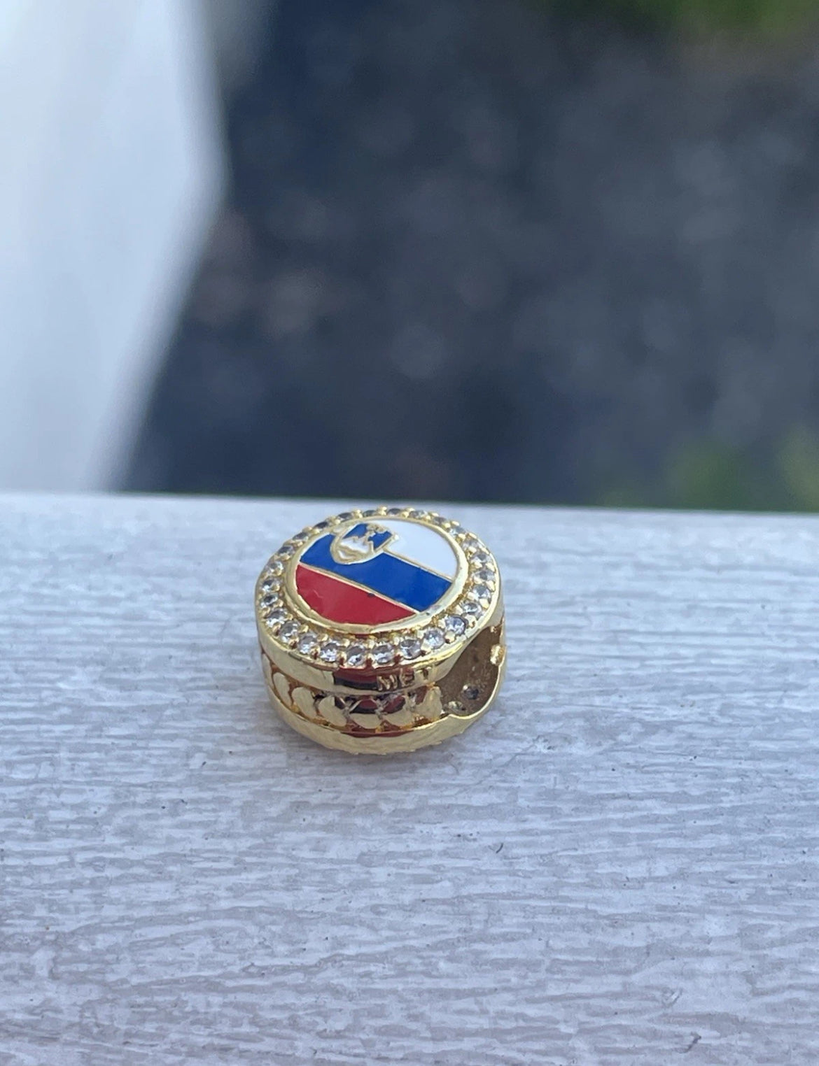 Pandora Slovenia Exclusive Country Flag Round Signet Gold Shine Charm