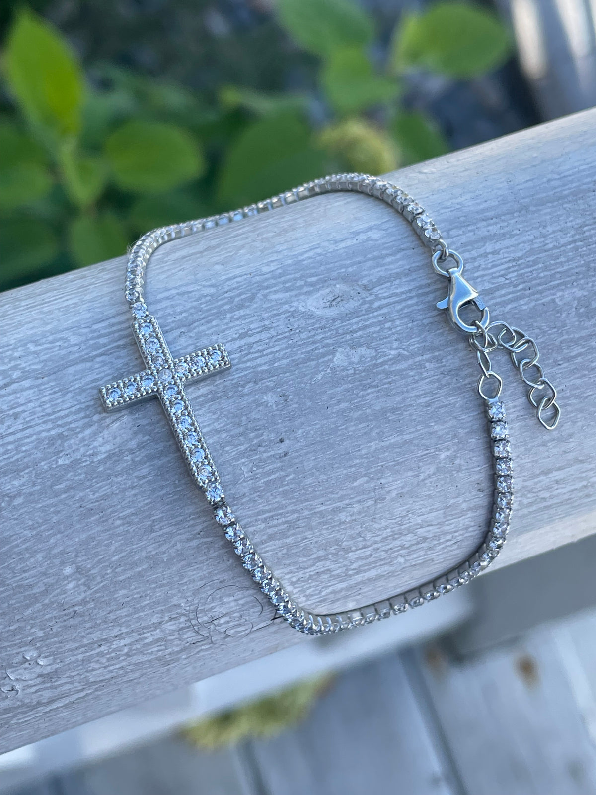 925 Sterling Silver Sparkling Clear Zirconia Cross Bracelet