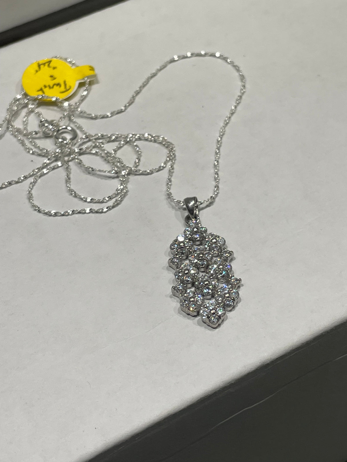925 Sterling Silver Clear Zirconia Vertical Elegant Quatrefoil Cluster Necklace