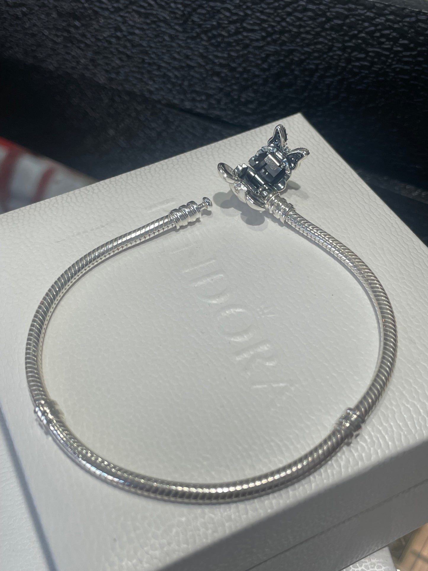 Pandora x Disney Sparkling Minnie Mouse Lock 7.9” Snake Bracelet ~ New in Box