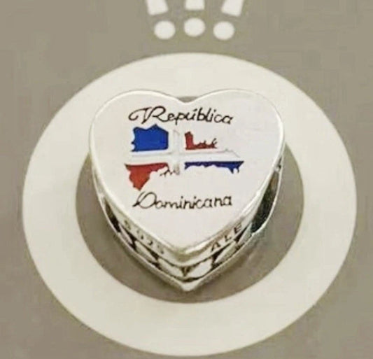 Pandora Dominican Republic Country Exclusive Map Flag Heart Travel Charm