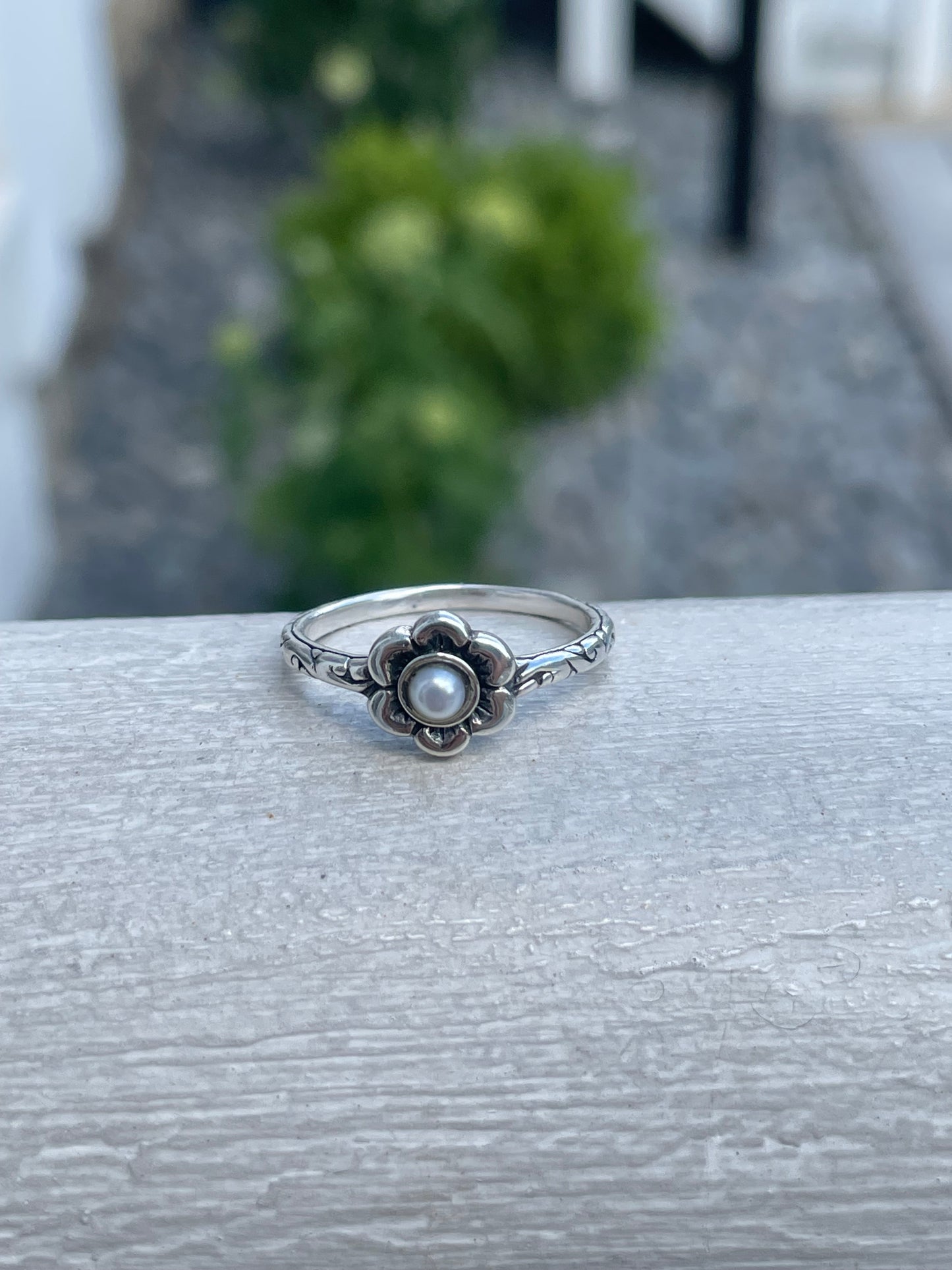 Designer ATI 925 Sterling Silver Petite Pearl Flower Ring Size 8.5