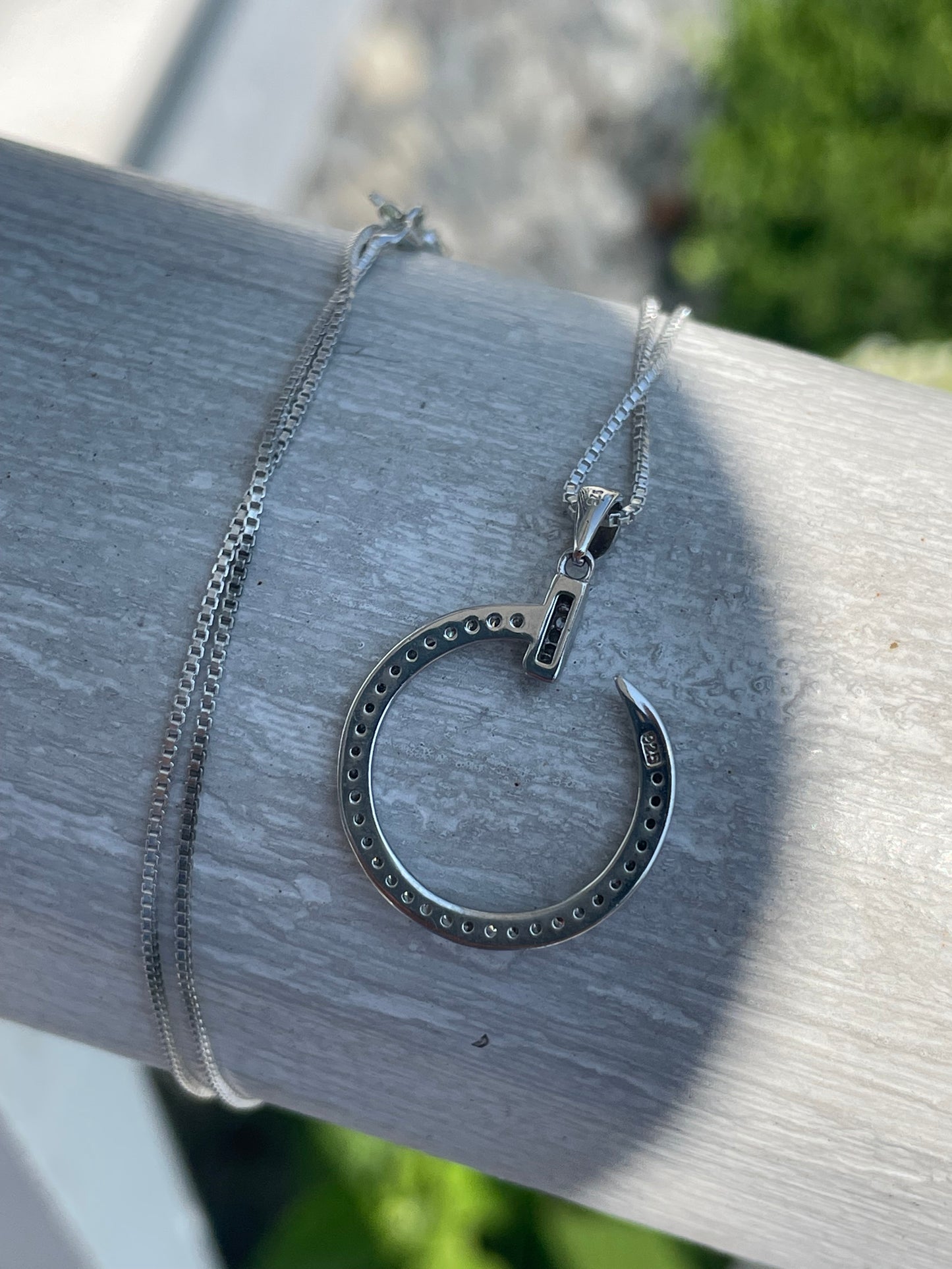 925 Sterling Silver Sparkling Cz Curve Nail Necklace