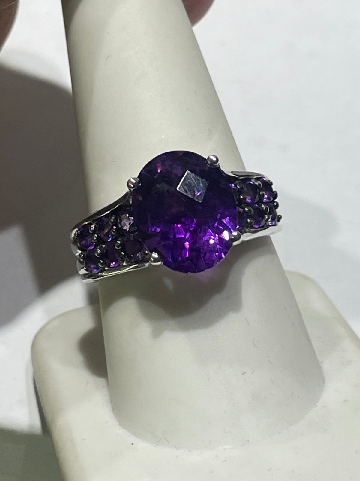 Designer BBJ Oval Amethyst Solitaire Cluster Band Ring Size 9