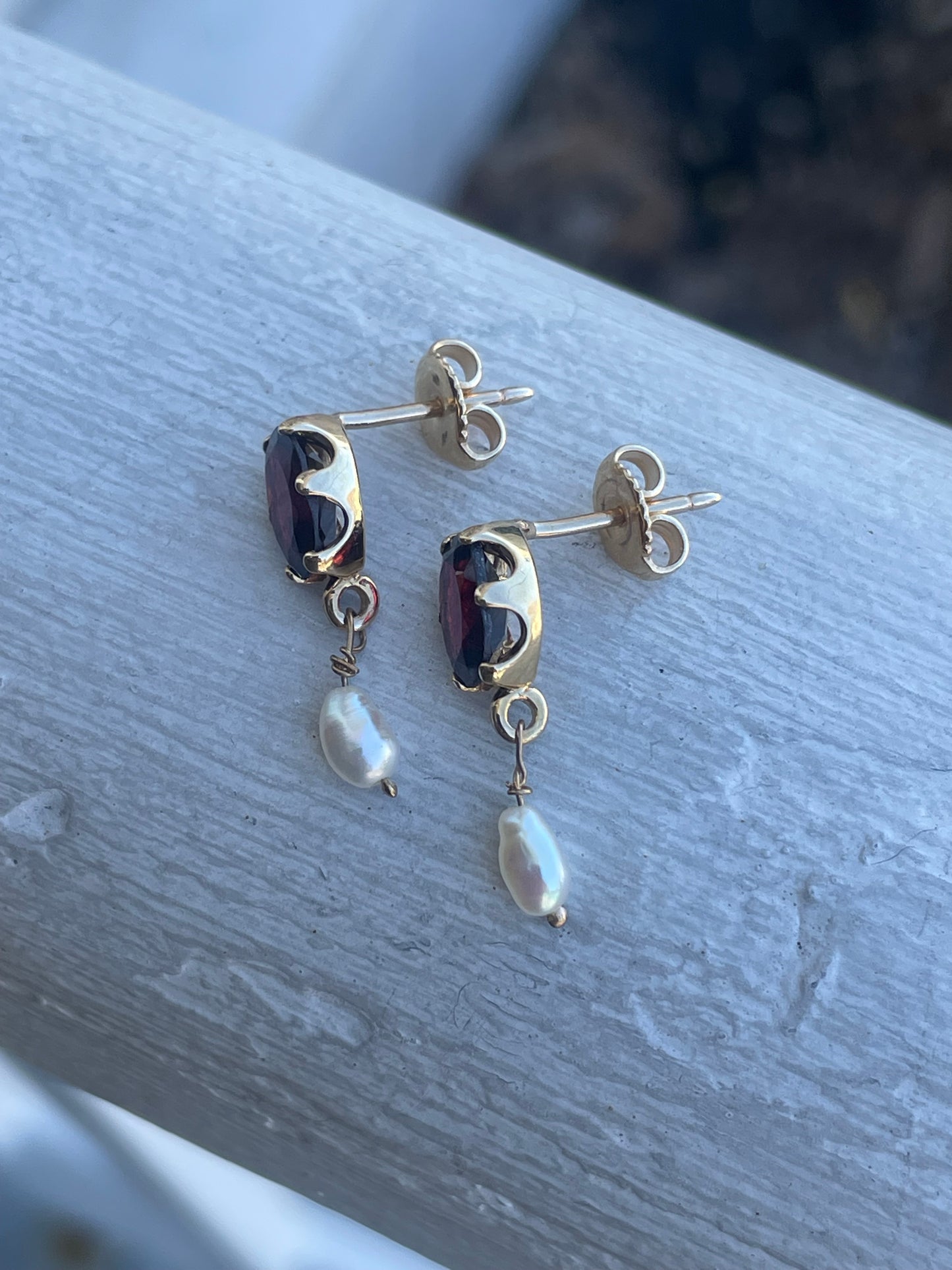 Vintage 14k Gold Natural Garnet and Rice Pearl Dangle Earrings
