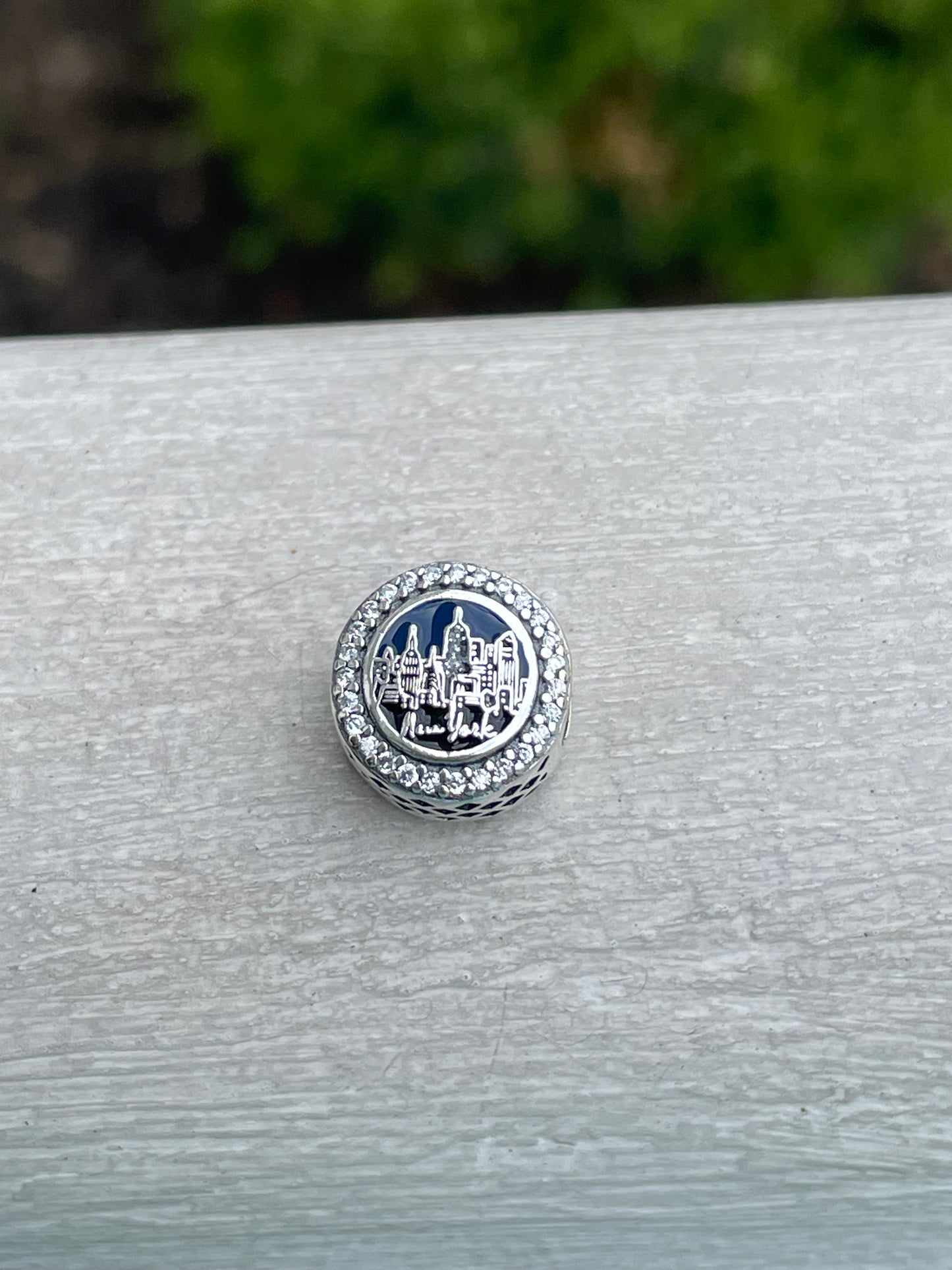 Pandora New York City
Exclusive The City That Never Sleeps Signet Travel Charm