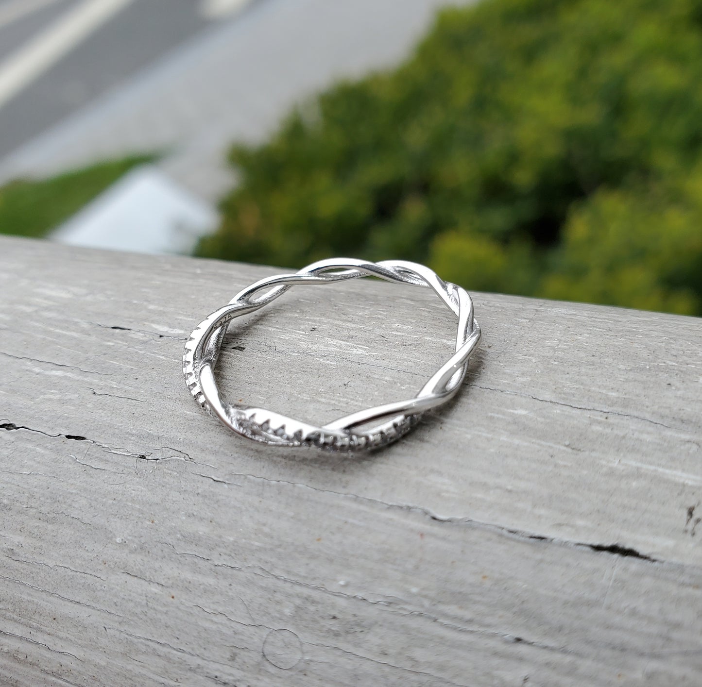 925 Sterling Silver Twist Zirconia   Band Ring