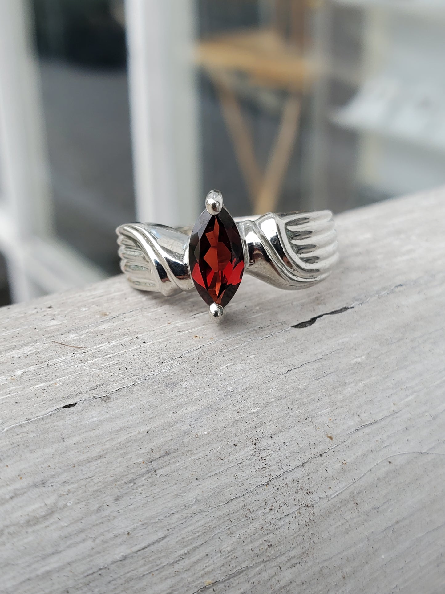 925 Sterling Silver Garnet 1.00tcw Marquise Solitare Ring