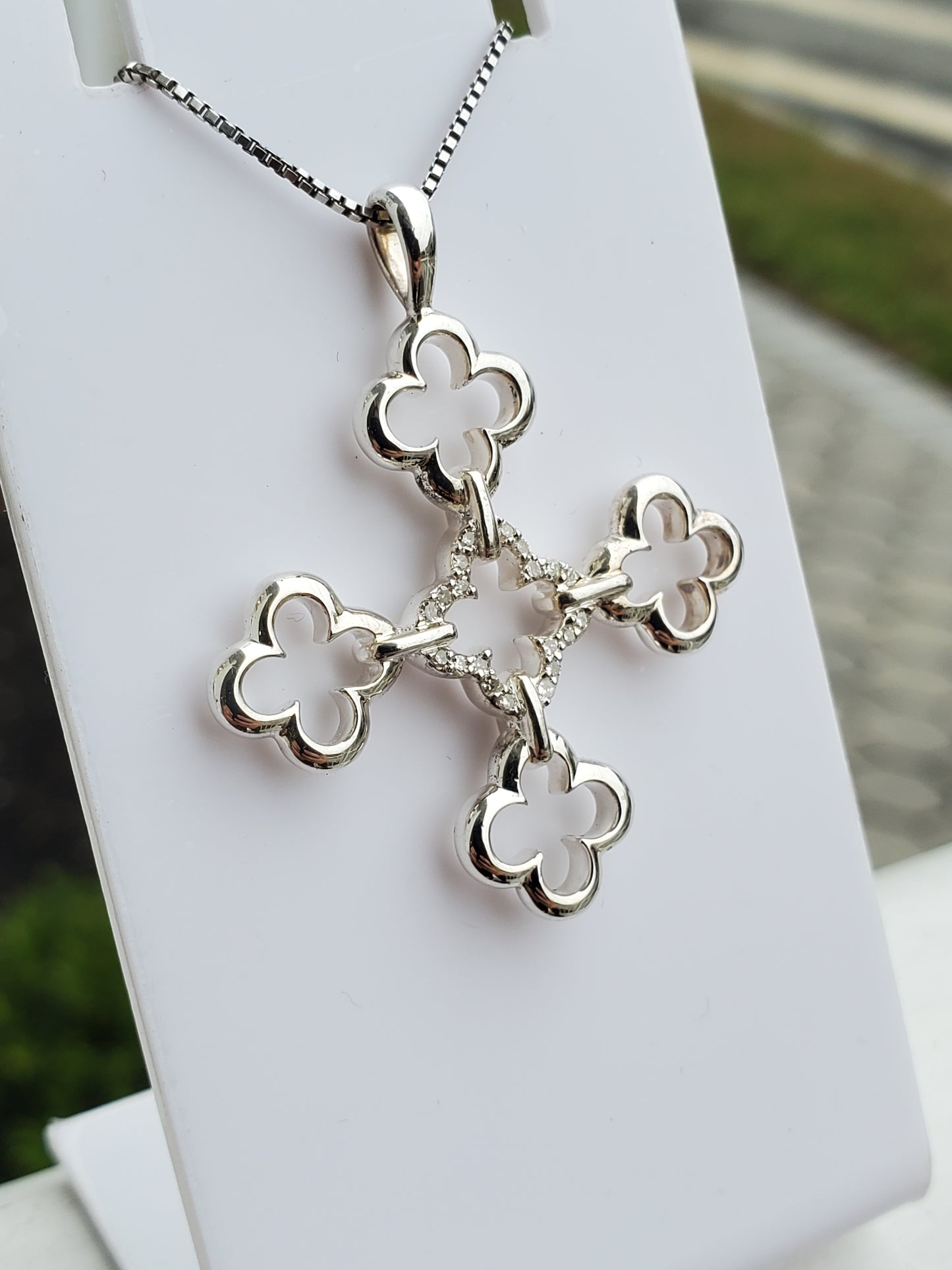 925 Sterling Silver Designer Heidi Klum Sparkling Diamond Cross Quatrefoil Necklace