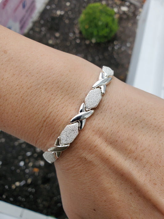 925 Sterling Silver Hugs & Kisses Love Bracelet