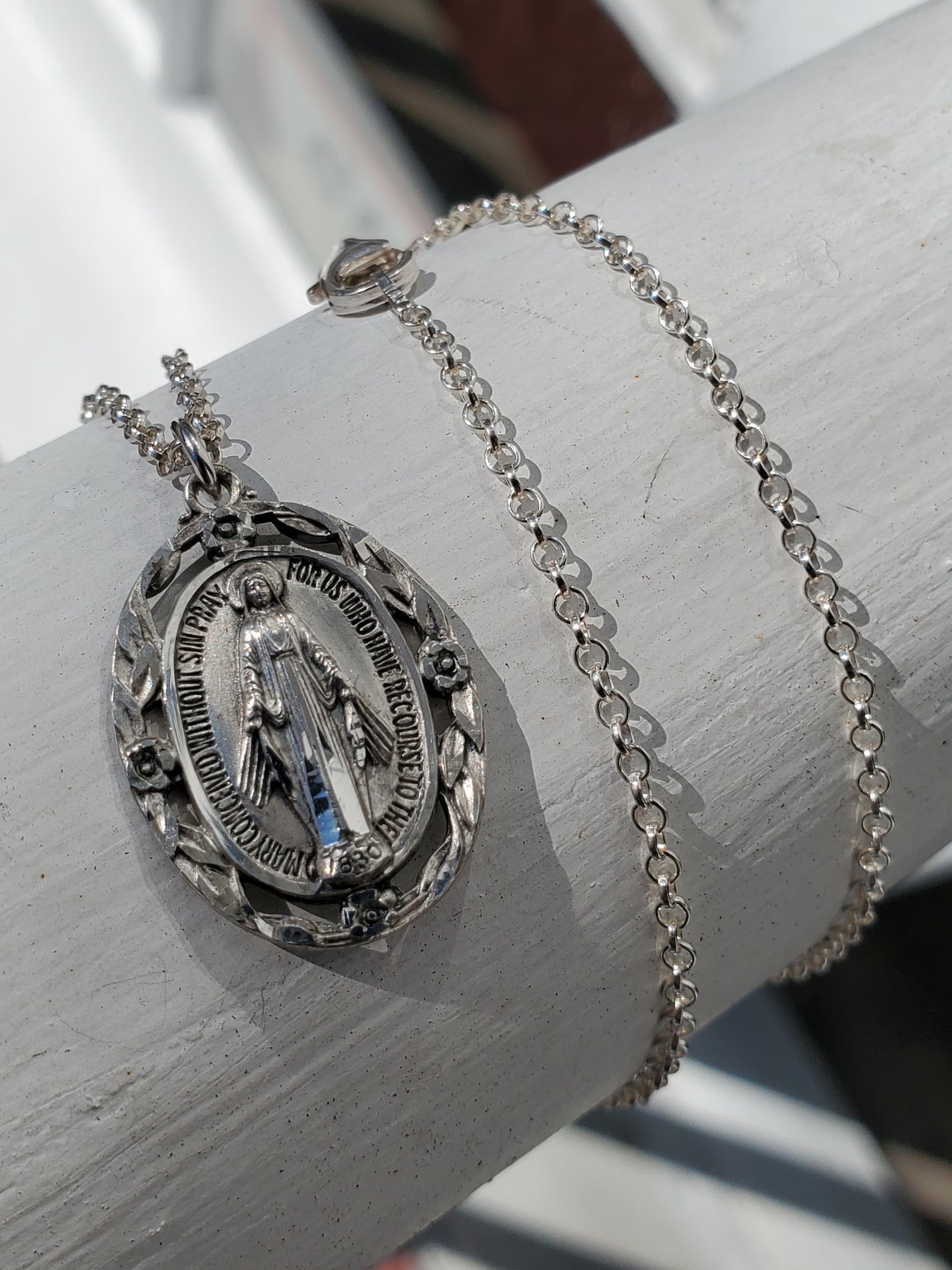 925 Sterling Silver Virgin Mary Prayer Necklace