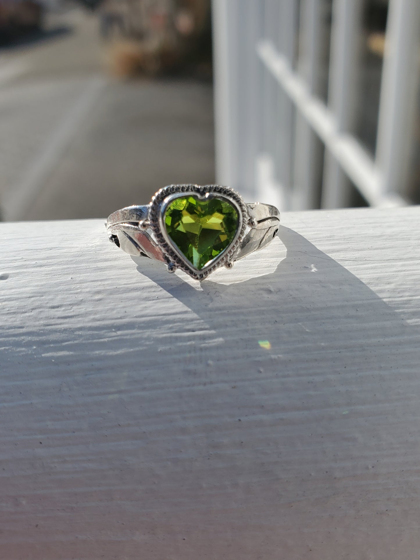 925 Sterling Silver Vintage Simulated Heart Shape Peridot Ring