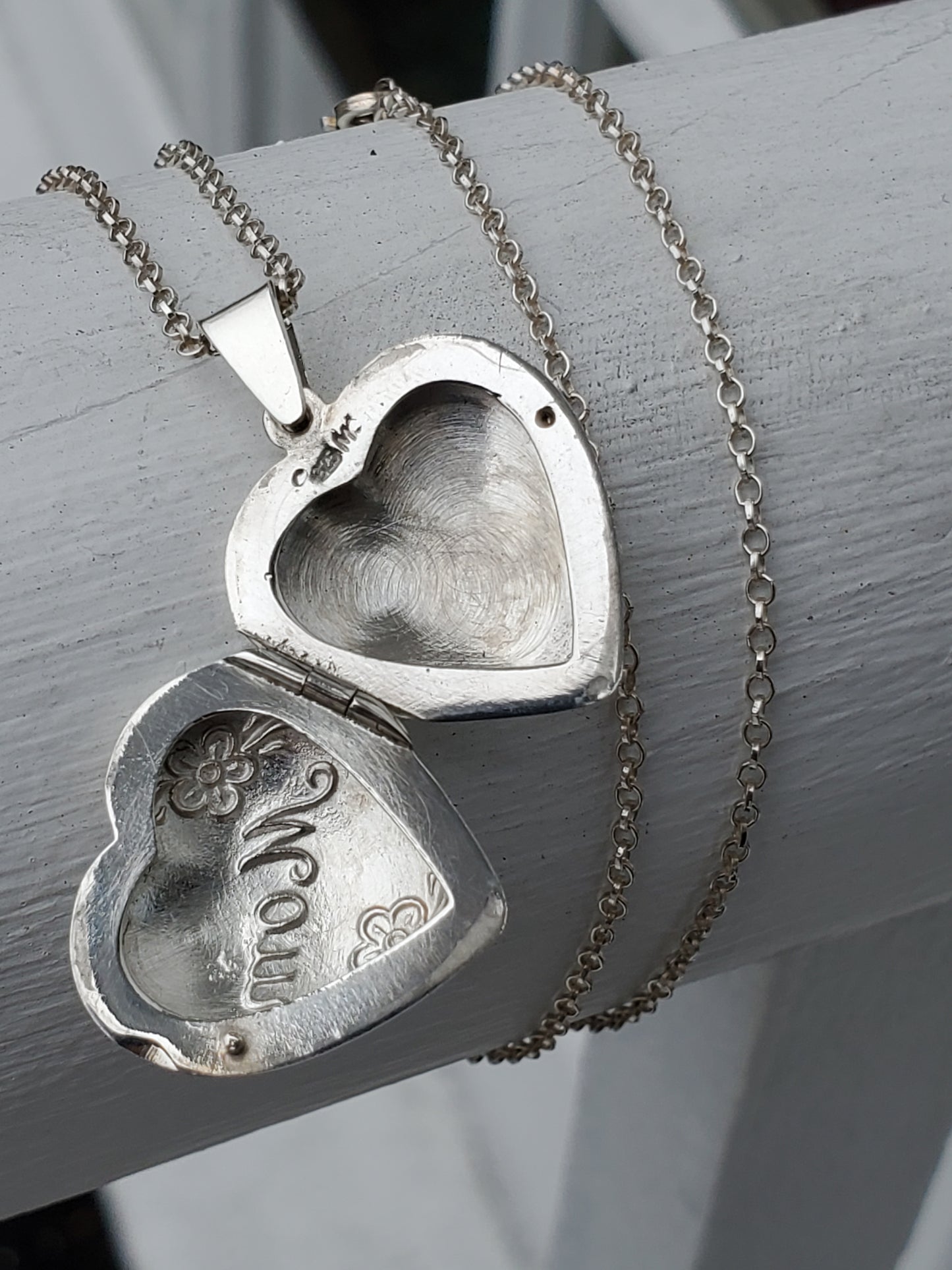 925 Sterling Silver Mom Heart Shape Locket Pendant Necklace