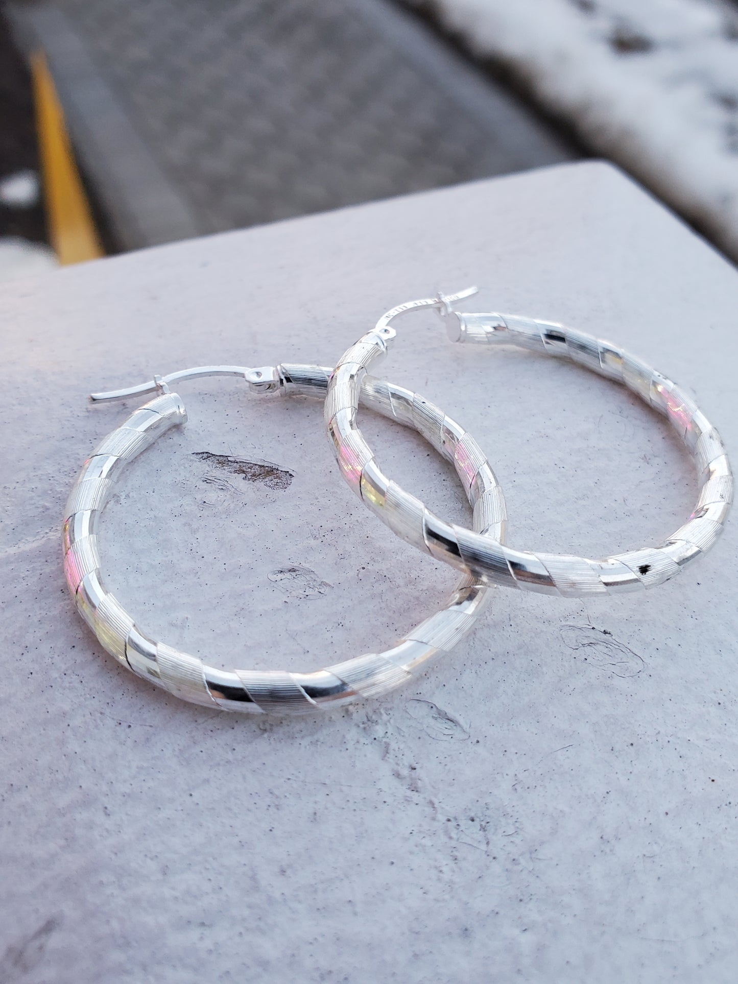 925 Sterling Silver Ribbon Design Hoop Earrings