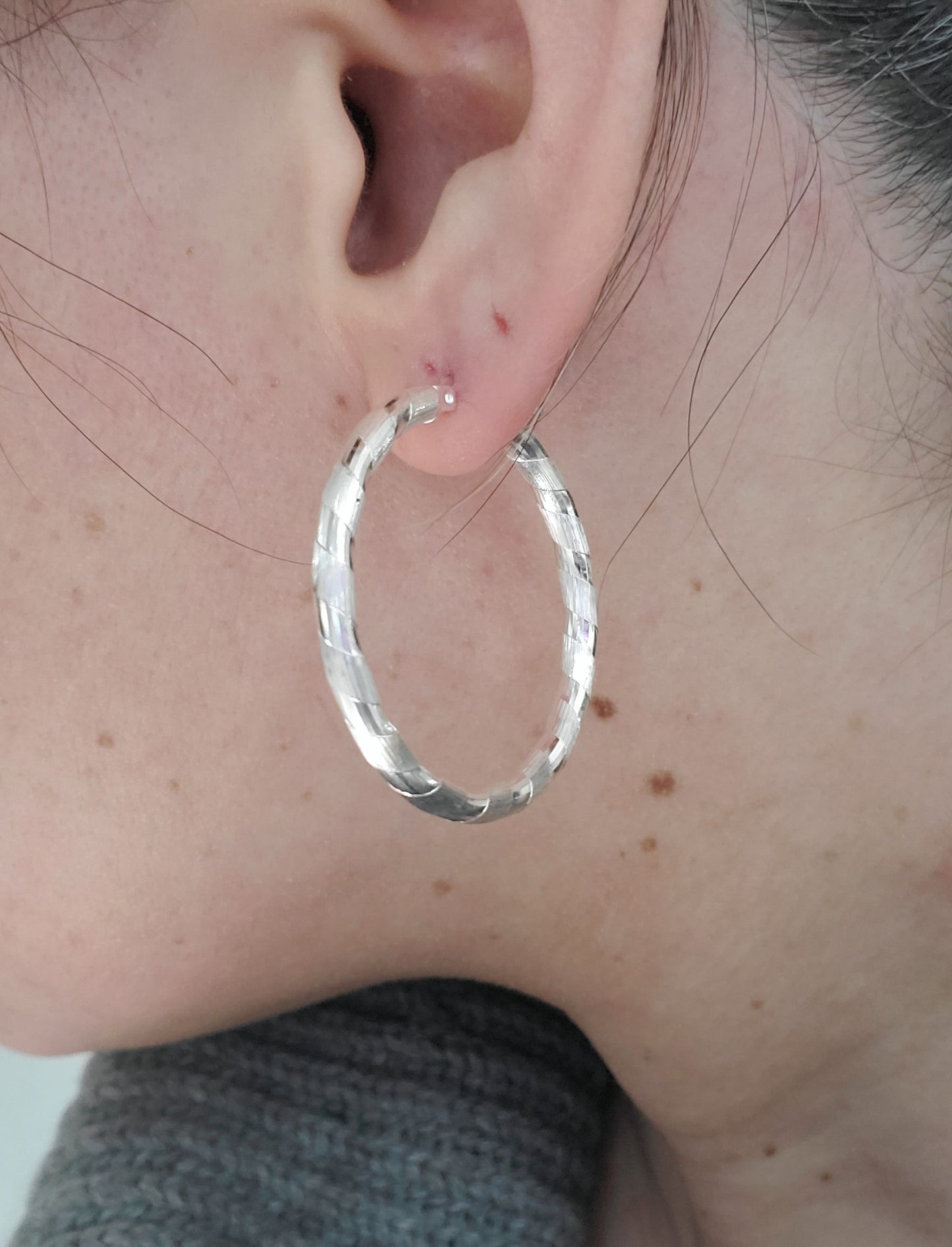 925 Sterling Silver Ribbon Design Hoop Earrings