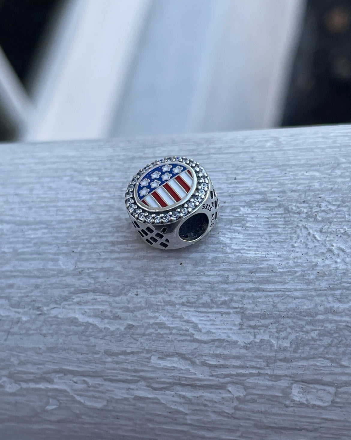 Retired Pandora Peddler’s Village Pennsylvania United States USA Flag Country Travel Charm
