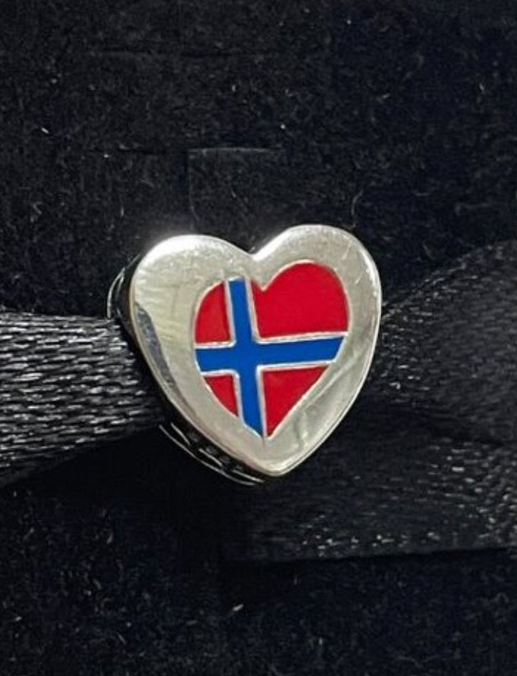 Pandora Cities of Norway Country Heart Flag Exclusive Travel Charm
