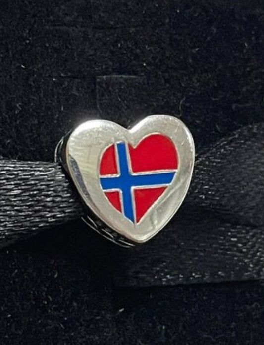 Pandora Cities of Norway Country Heart Flag Exclusive Travel Charm