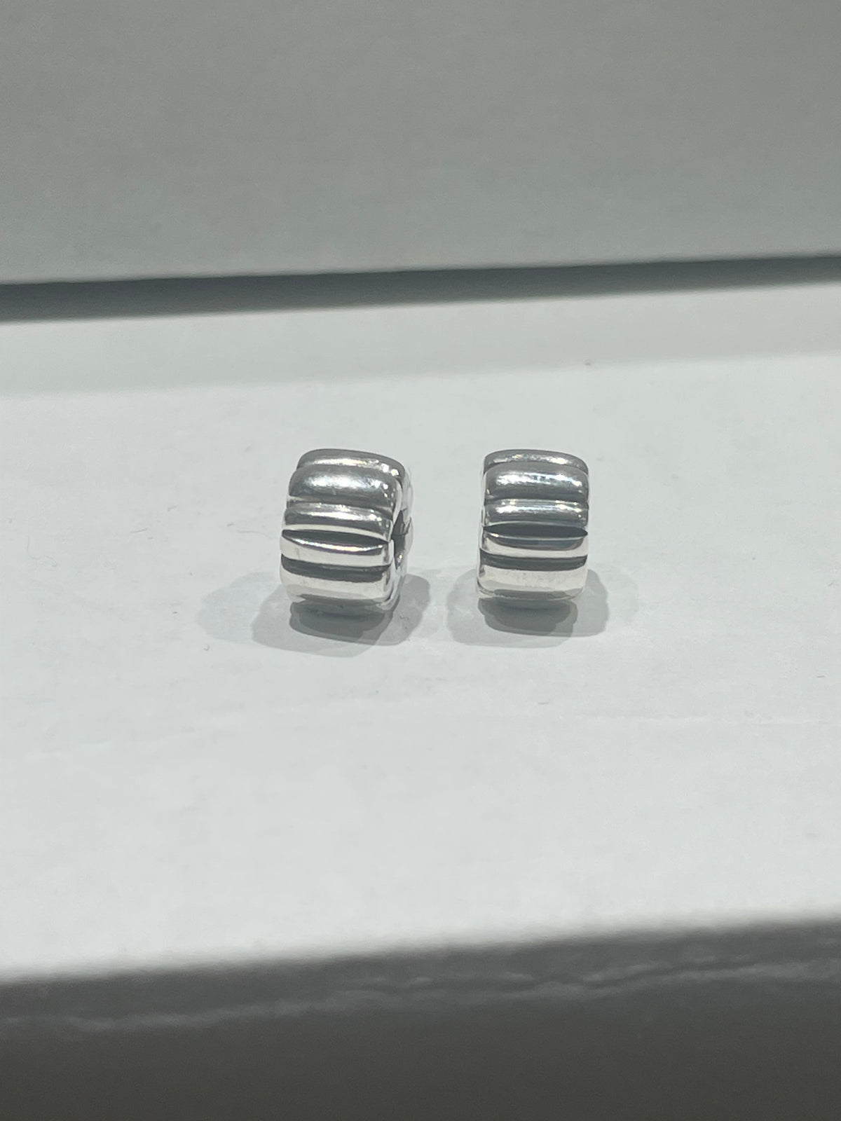 Pandora 2x Ribbed Clips