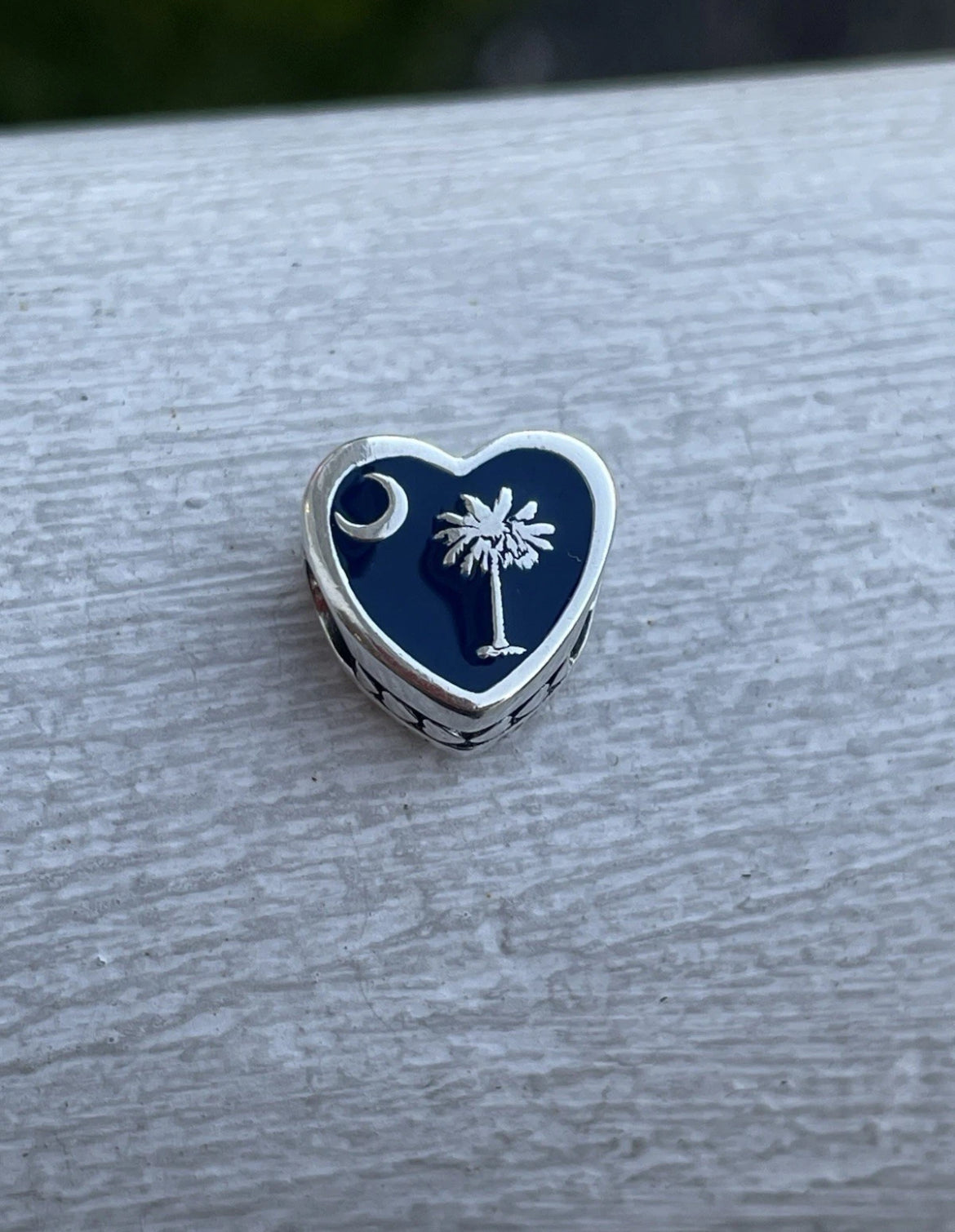 Pandora Reversible South Carolina State Flag / USA Country Flag Exclusive Destination Travel Heart Charm