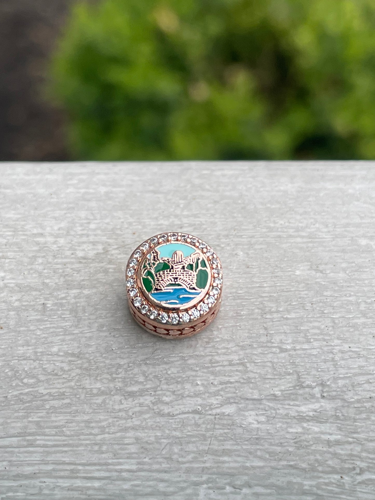 Pandora New York City
Exclusive Central Park Bridge & Bethesda Statue Rose Gold Travel Charm