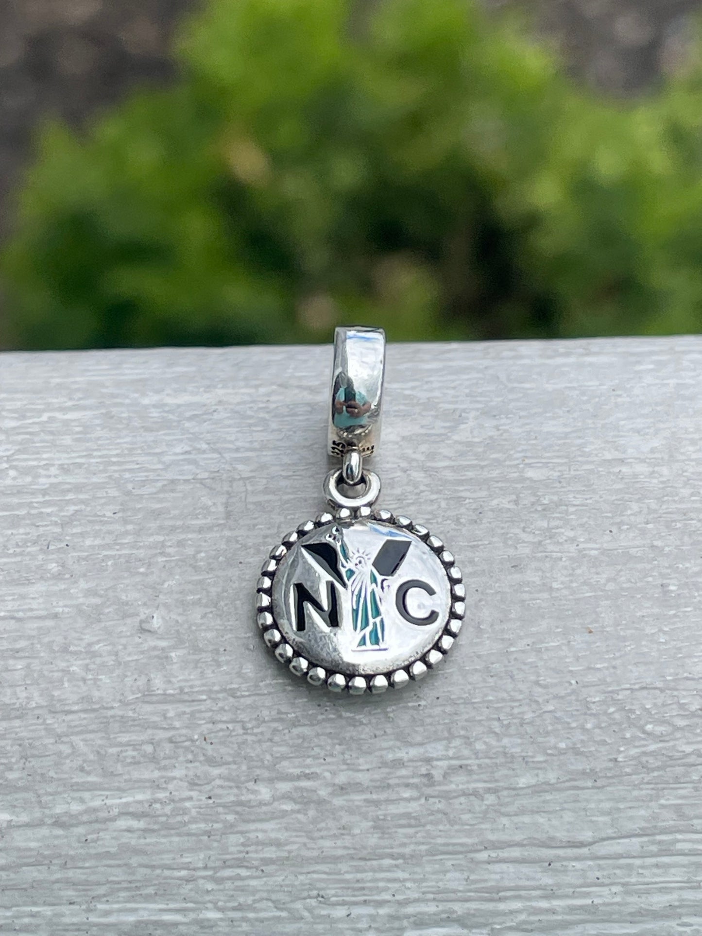 PANDORA New York City NYC Statue of Liberty Logo Dangle Moments Charm