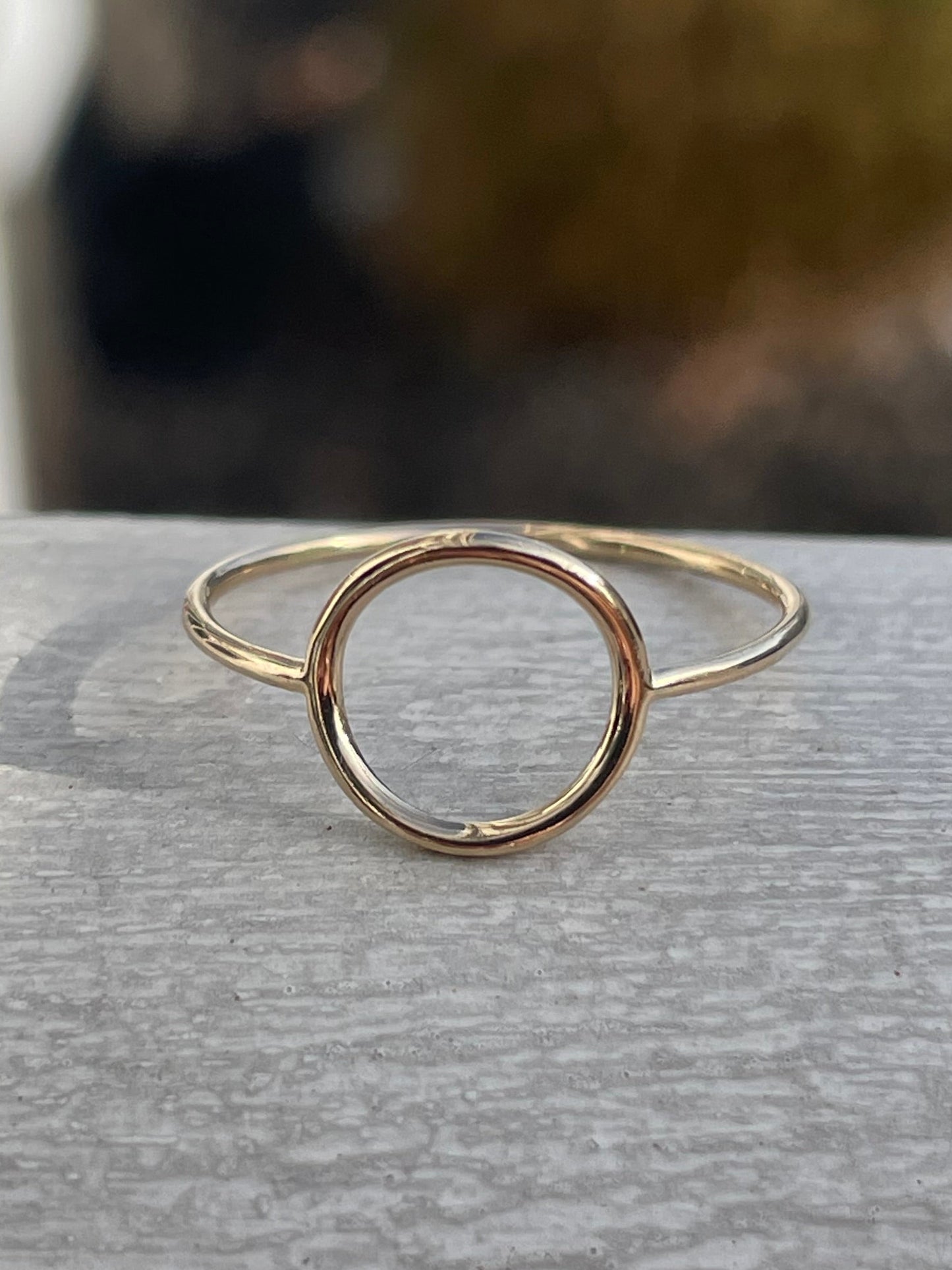 14k Gold Open Circle Lightweight Comfort Ring Size 7