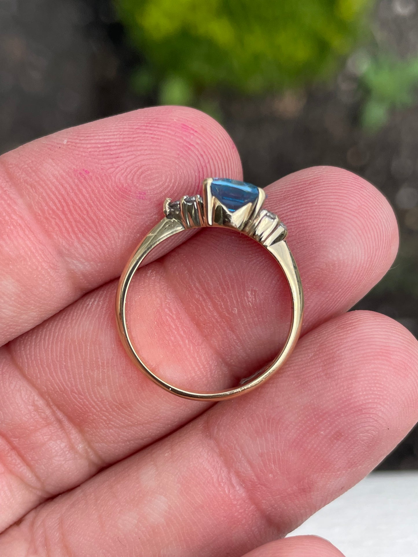 10k Gold Swiss Blue Topaz & Cz Solitaire Ring Size 7