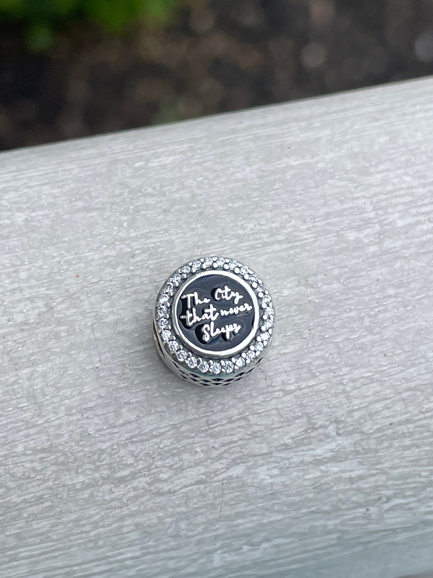Pandora New York City
Exclusive The City That Never Sleeps Signet Travel Charm