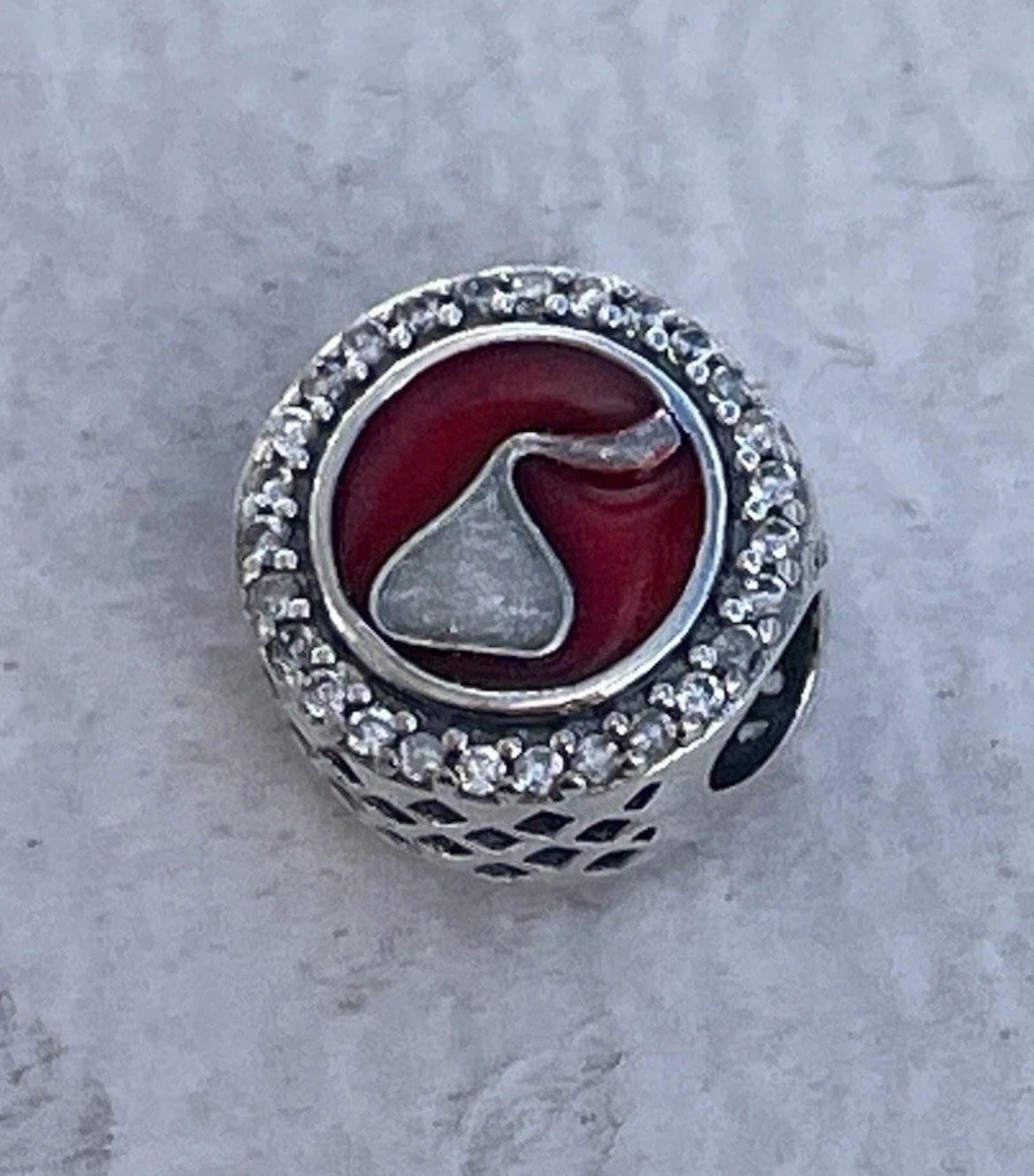 Pandora Hershey Pennsylvania Exclusive Hershey Kiss Logo Round Signet Charm