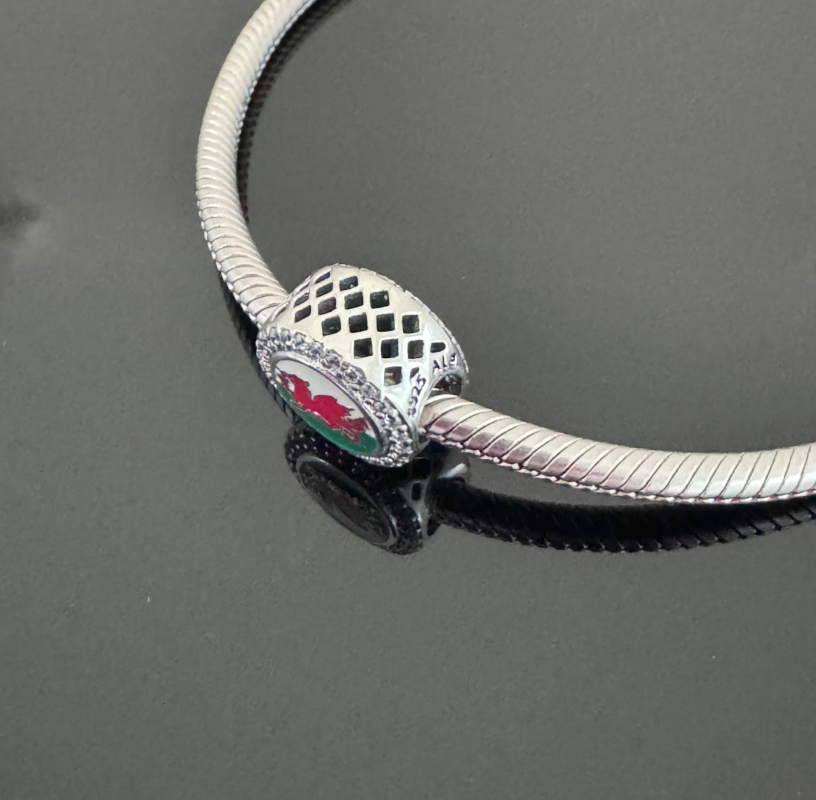 Pandora Country of Wales Exclusive Round Signet Flag Charm