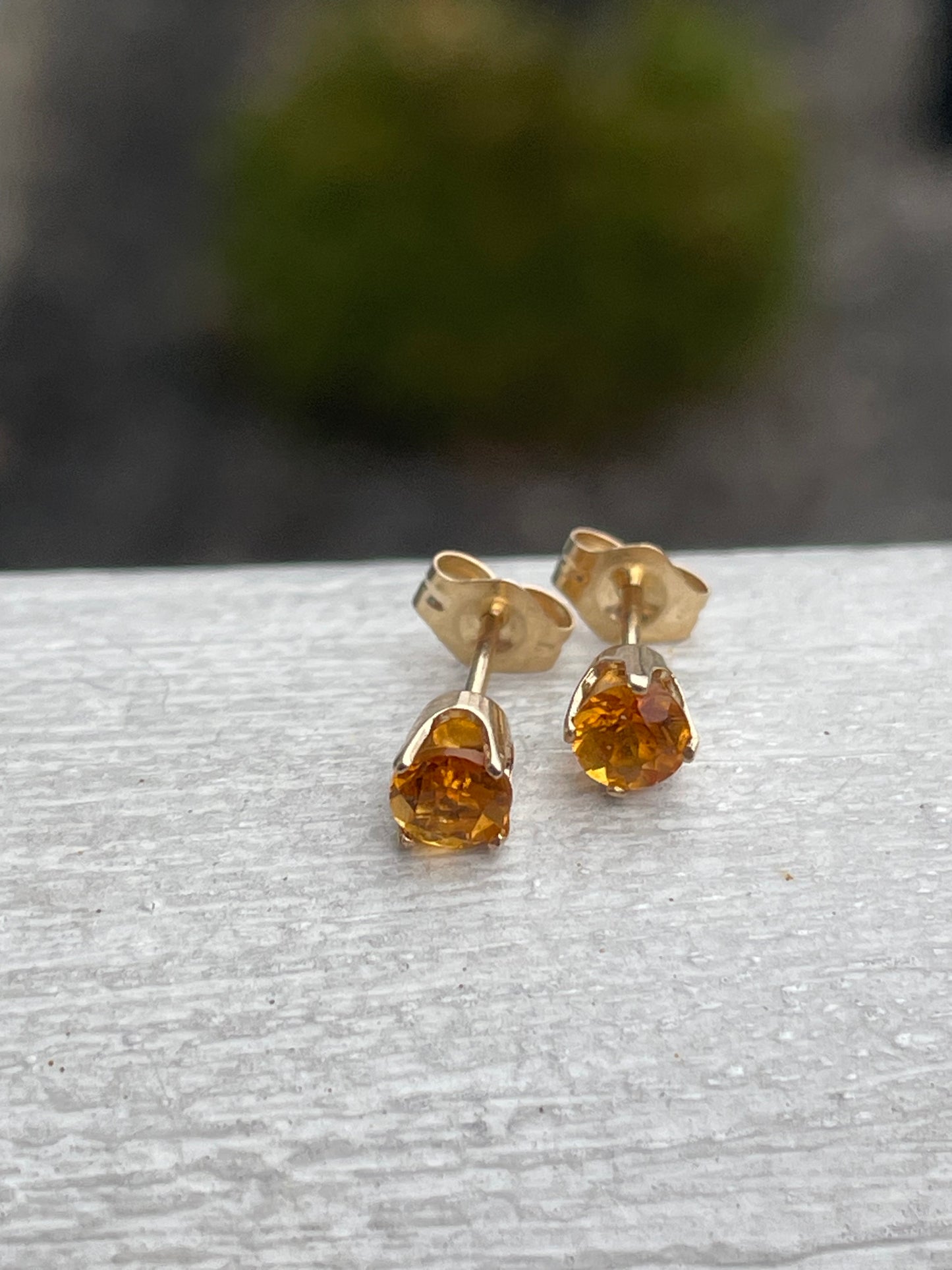 14k gold citrine stud earrings