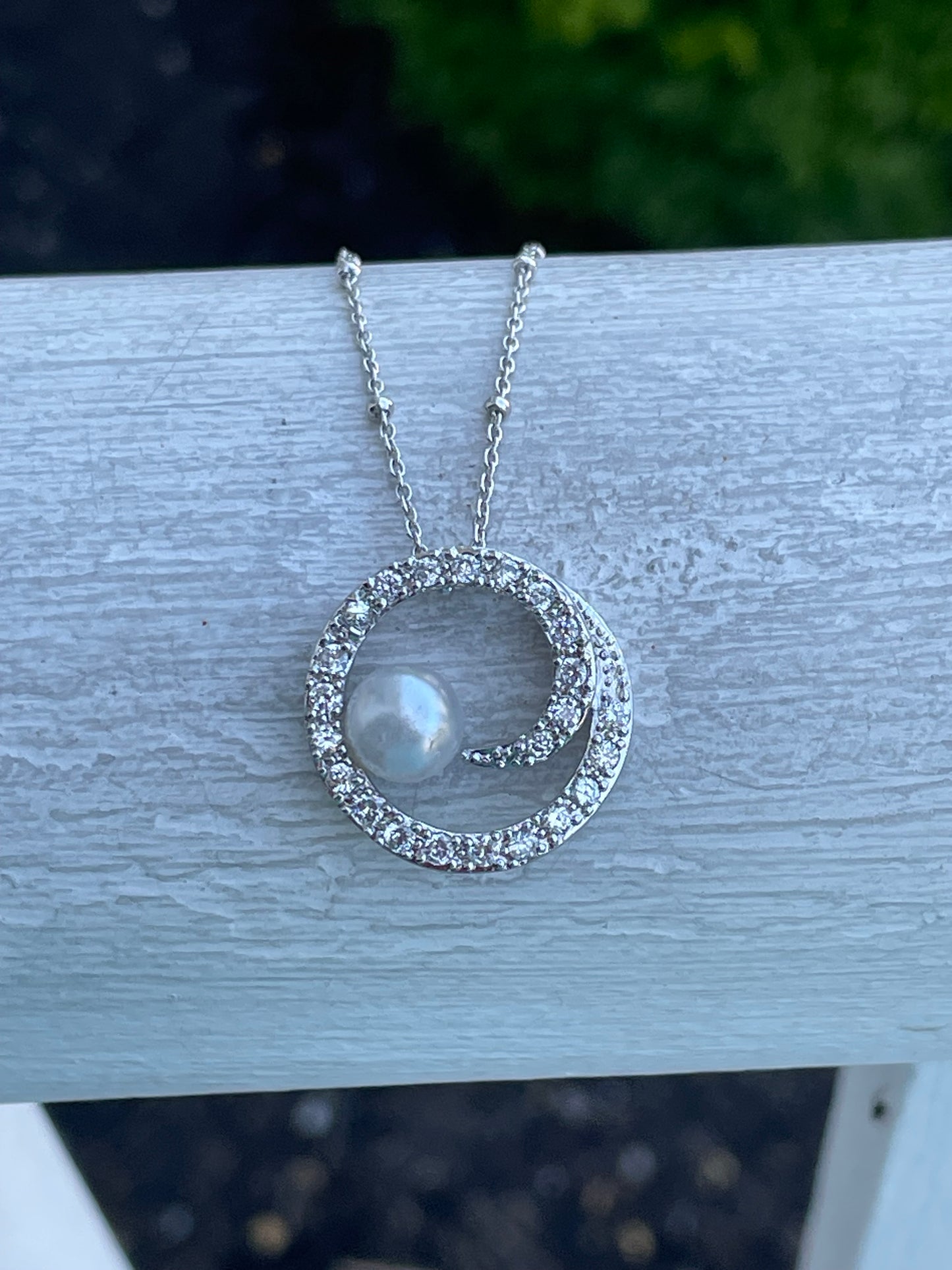925 Sterling Silver Sparkling Swirl Pearl Necklace