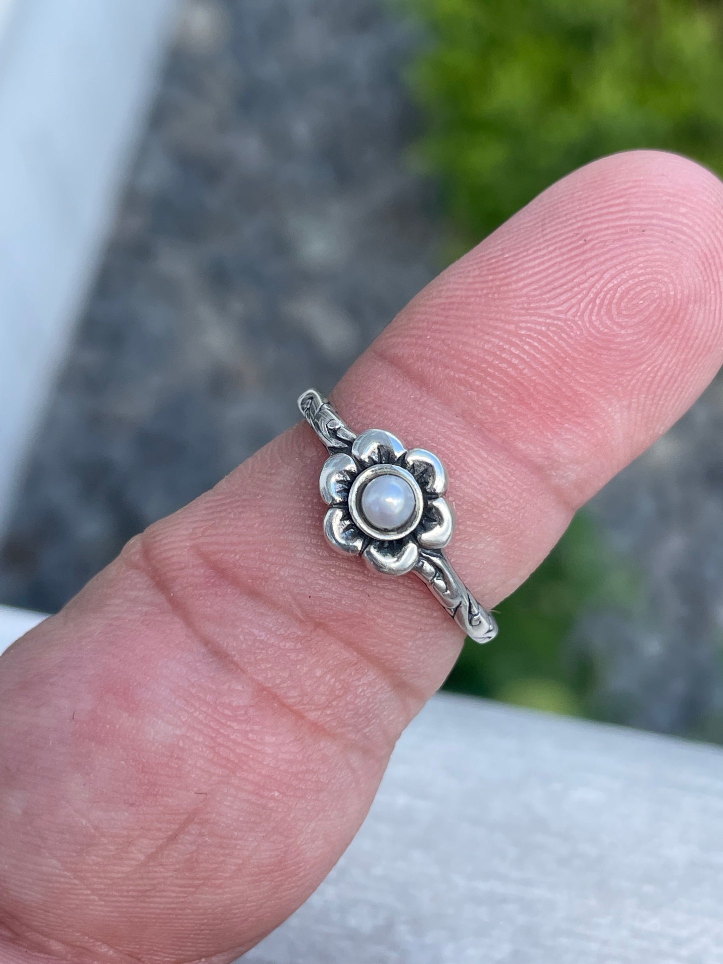 Designer ATI 925 Sterling Silver Petite Pearl Flower Ring Size 8.5