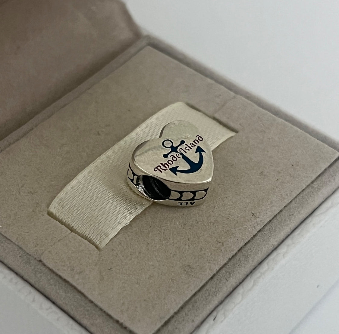 Pandora State of Rhode Island Exclusive Map Reversible Travel Charm