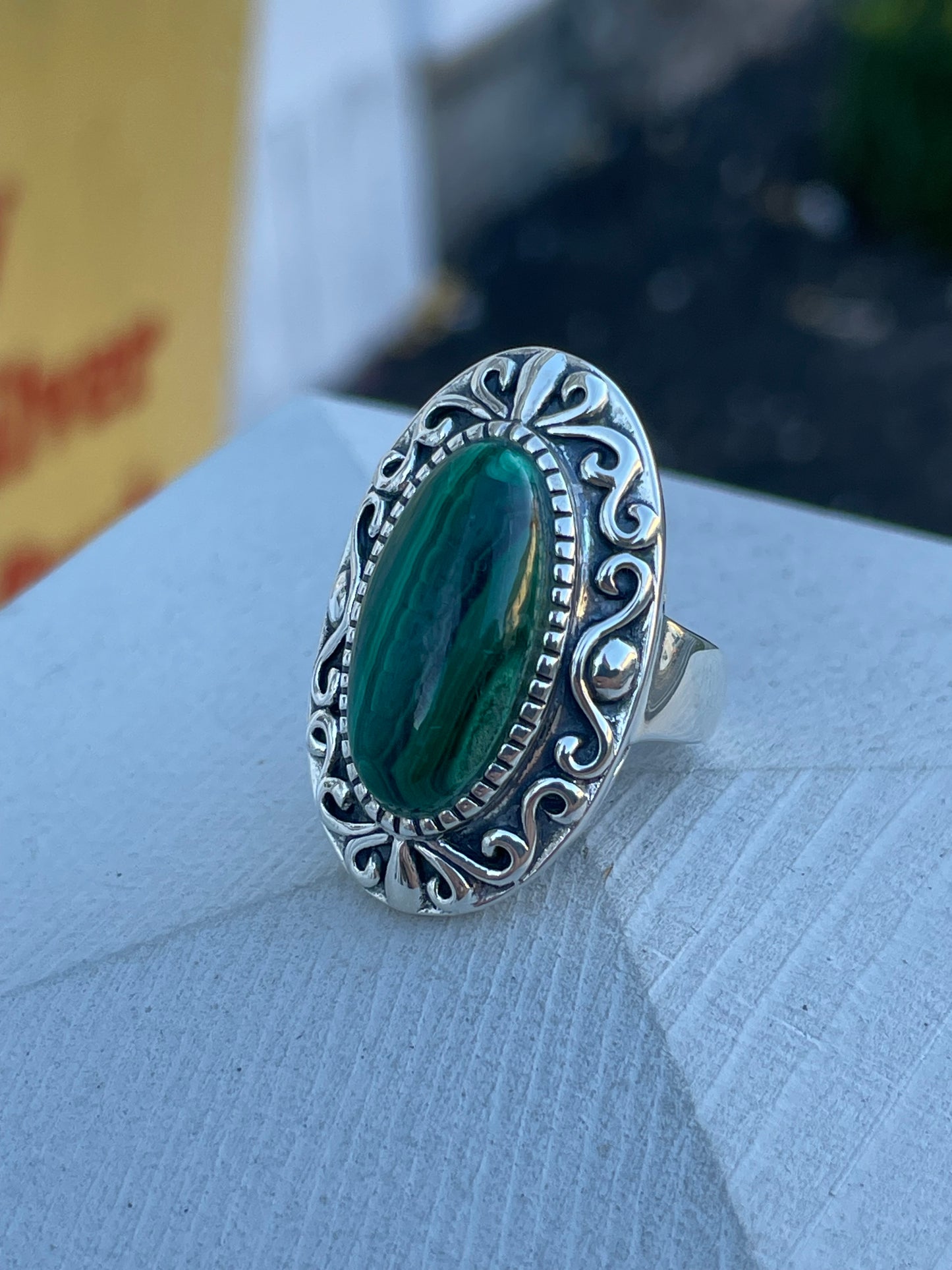 925 Sterling Silver Oval Malachite Filigree Shield Ring Size 7.25