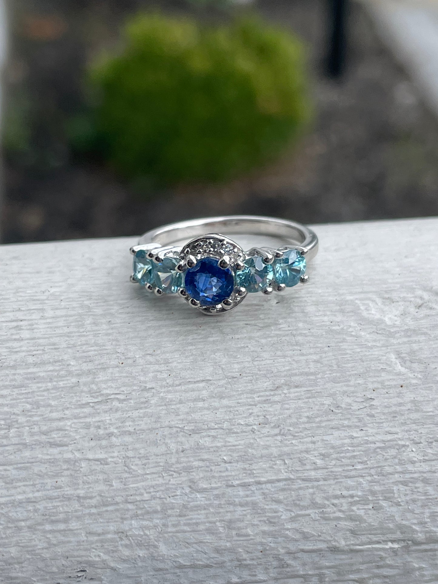 925 Sterling Silver Simulated Sapphire and Blue topaz crystal cluster band ring size 7