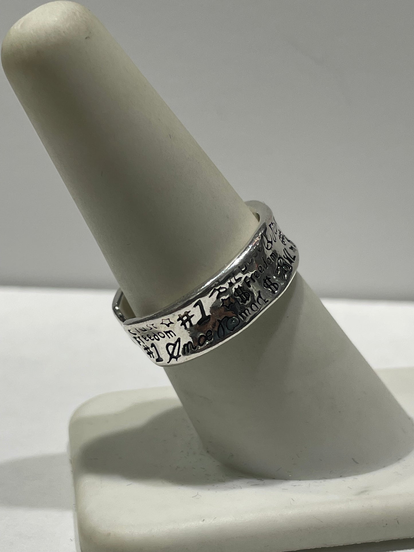 925 Sterling Silver Peace Love & Freedom Open Size Graffiti Ring