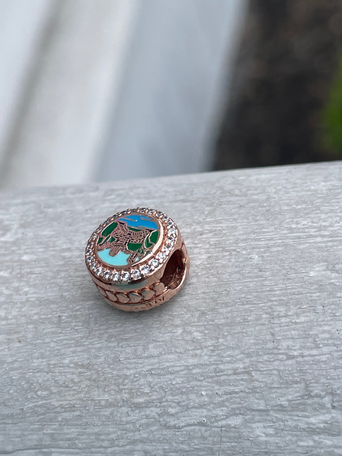 Pandora New York City
Exclusive Central Park Bridge & Bethesda Statue Rose Gold Travel Charm