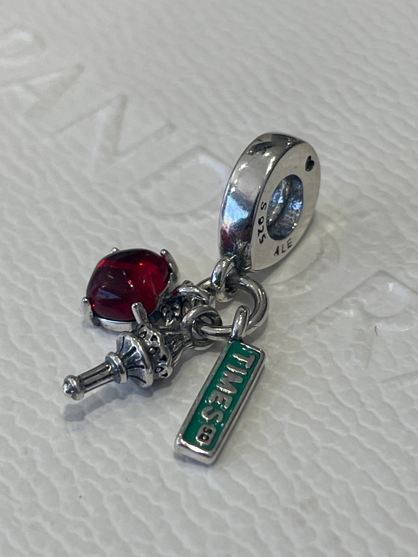 Pandora NYC Highlights Trio Dangle New York City Charm