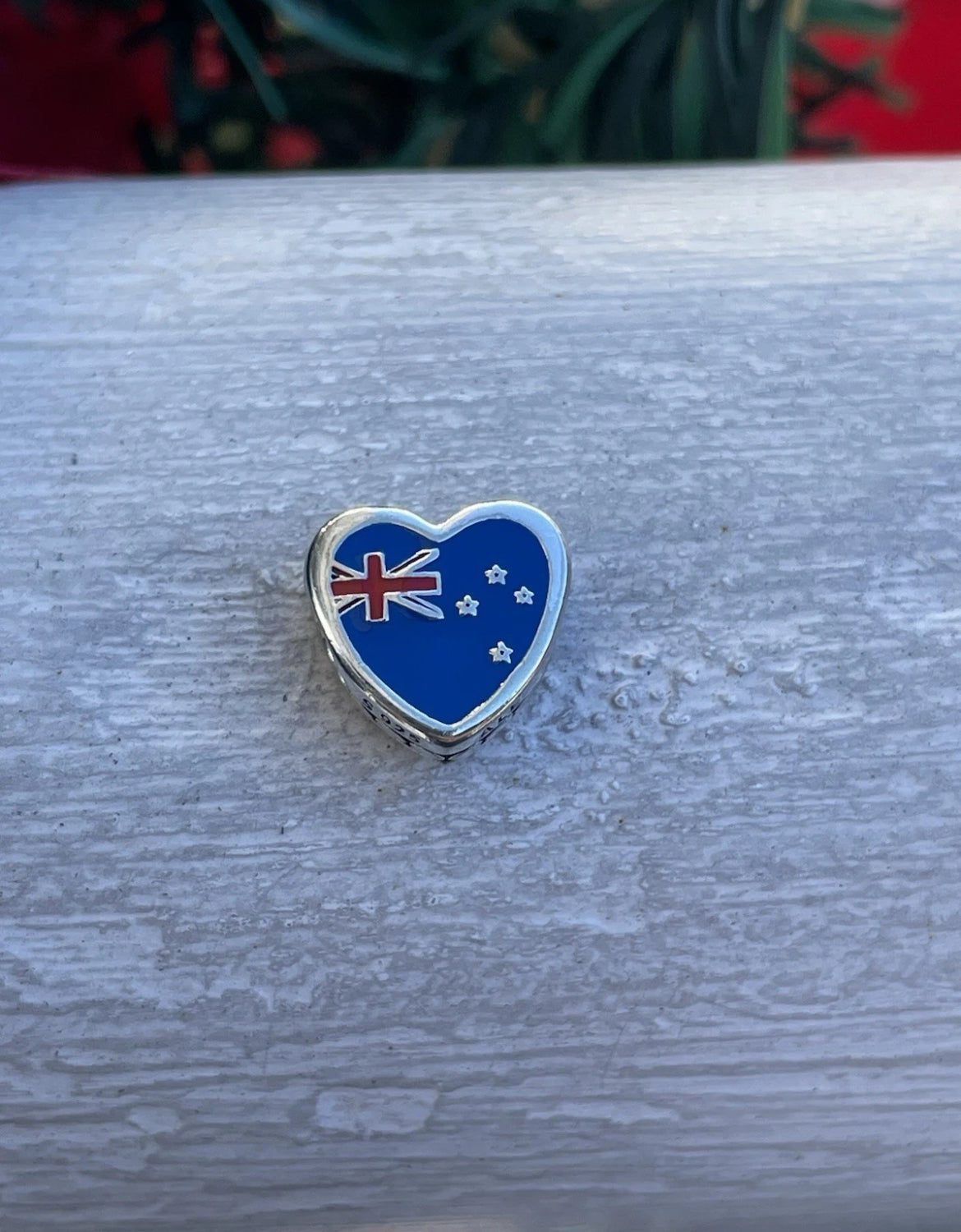 Pandora New Zealand Country Heart Flag Exclusive Travel Signet Charm