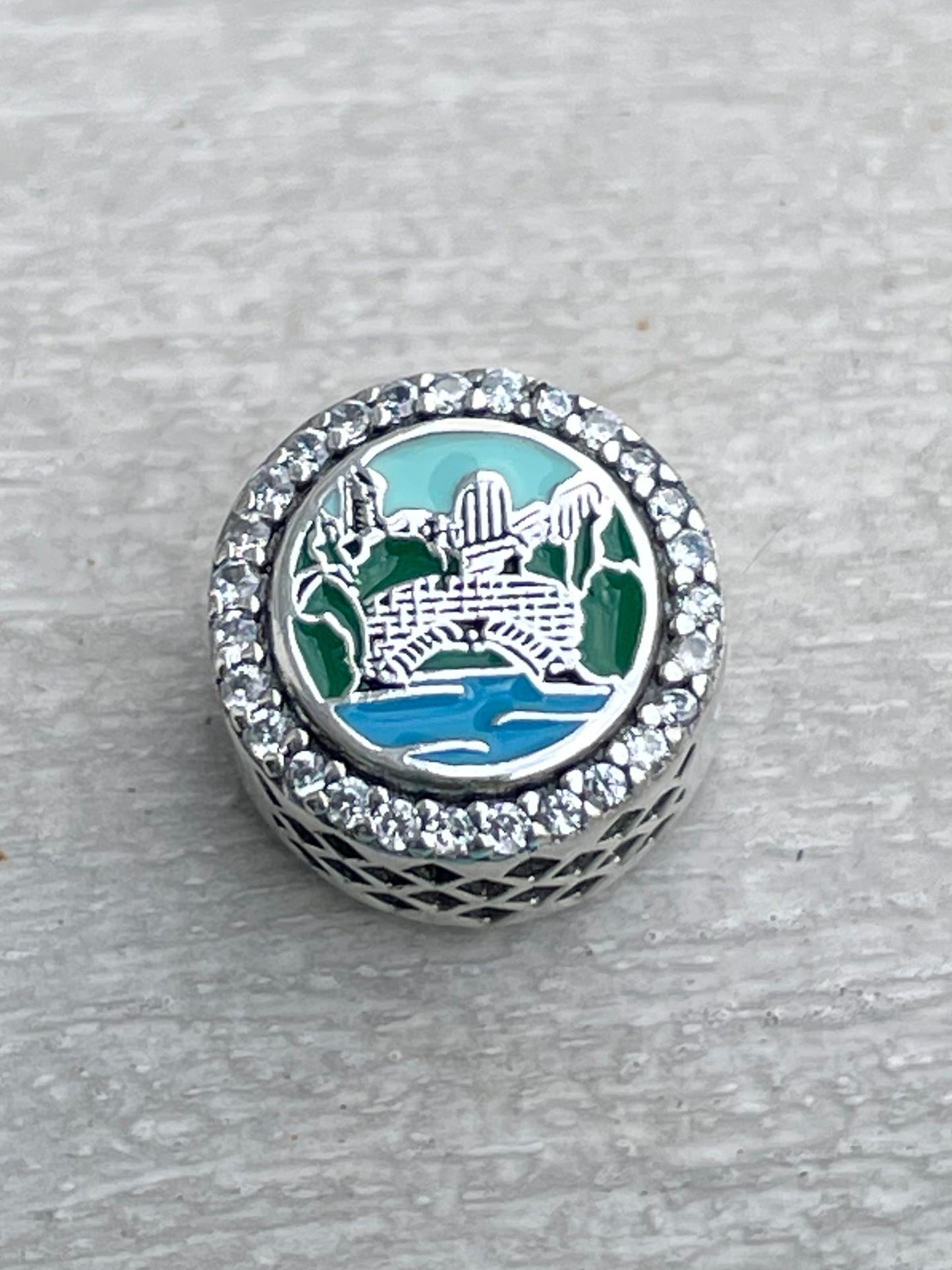 Pandora New York City
Exclusive Central Park Bridge & Bethesda Statue Travel Charm