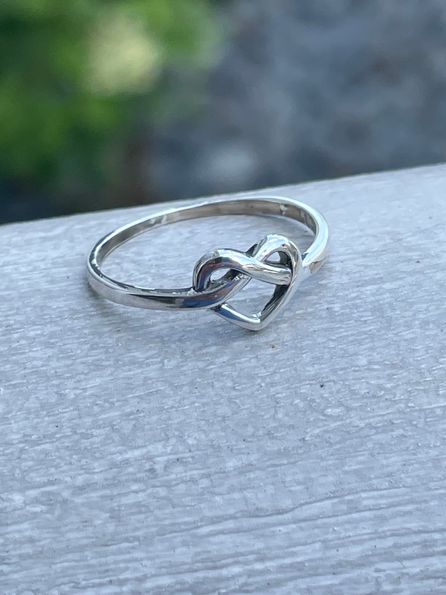 925 Sterling Silver Petite Love Knot Heart Ring Size 7